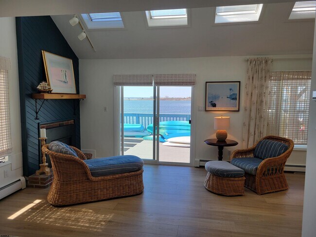 Building Photo - 8601 Fulton Ave