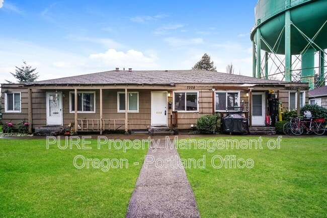 Building Photo - 7008 N Amherst St