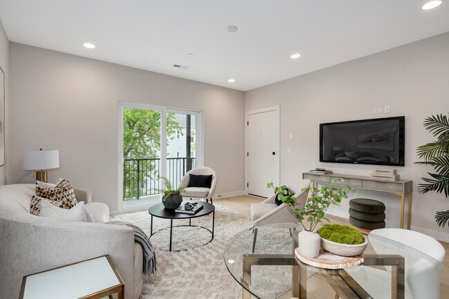 Building Photo - 1631 N Lawndale Ave