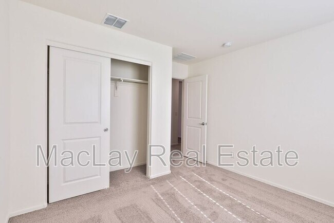 Building Photo - 3830 N Tulsa Ln