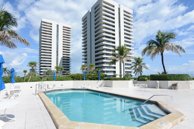 Building Photo - 5540 N Ocean Dr