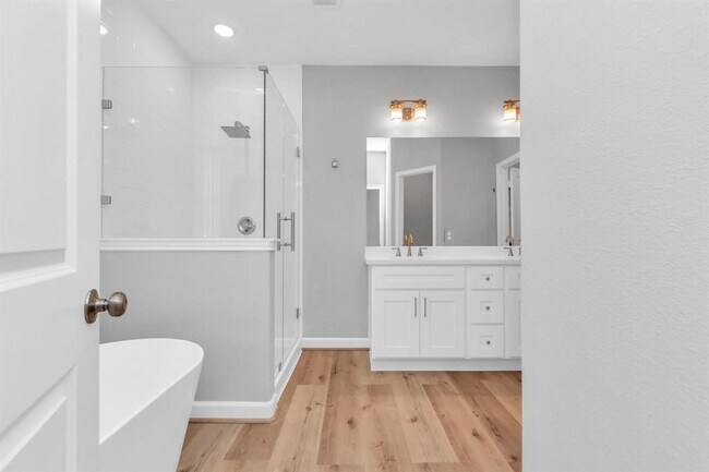 Building Photo - 2357 Hoskins Dr