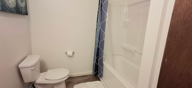 Building Photo - Newly Redone 2 Bed/1 Bath Apartment in Elizabethtown