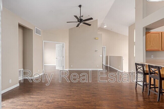 Building Photo - 2801 N Litchfield Rd