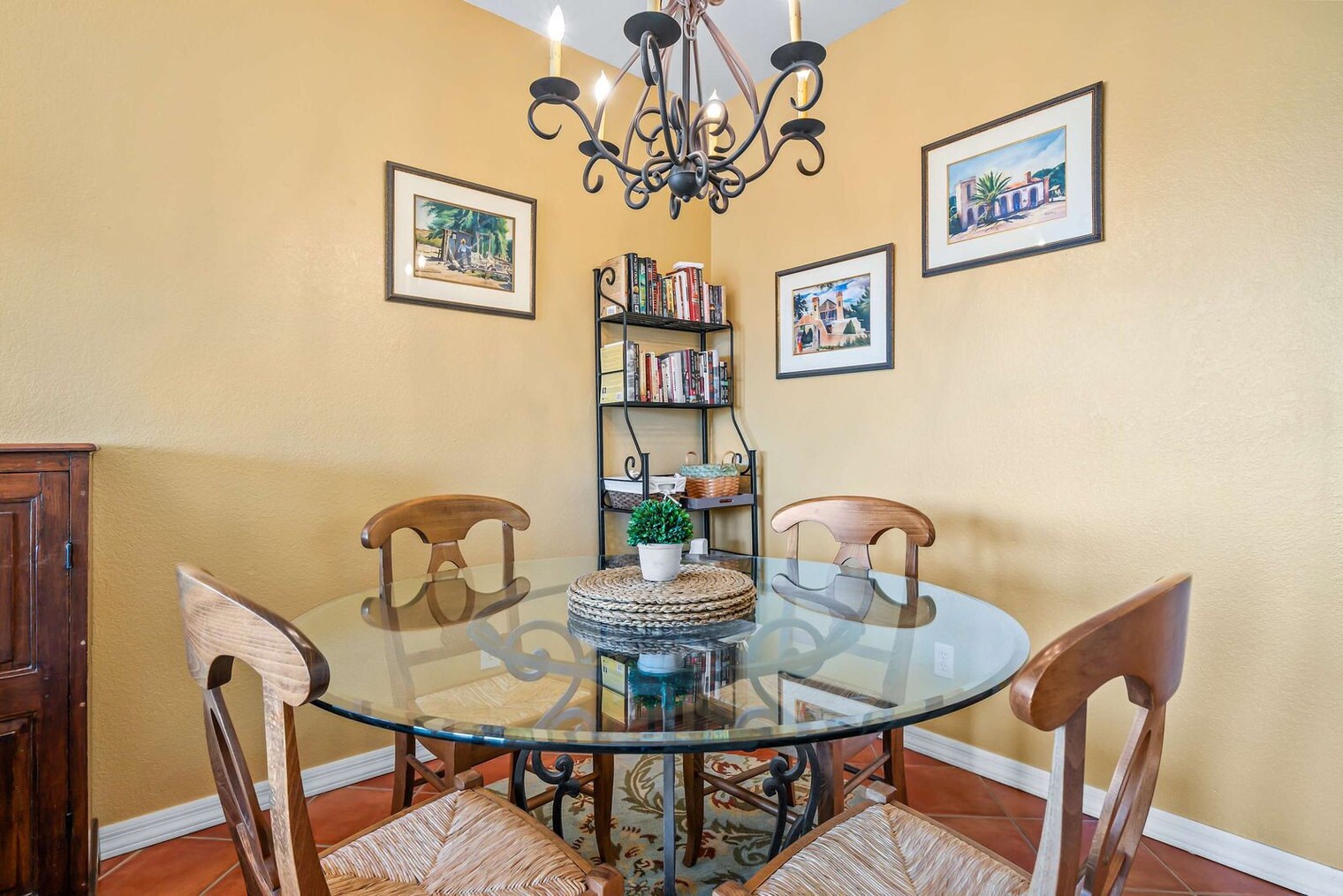 Building Photo - 6655 N Canyon Crest Dr