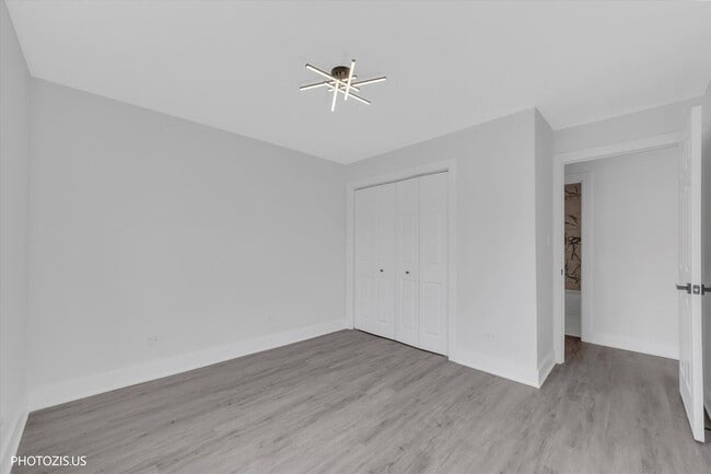 Building Photo - 1955 N Hicks Rd