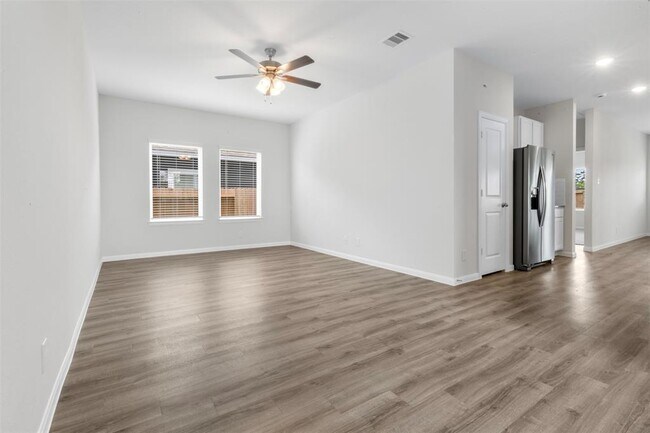 Building Photo - 10795 Sora Dr