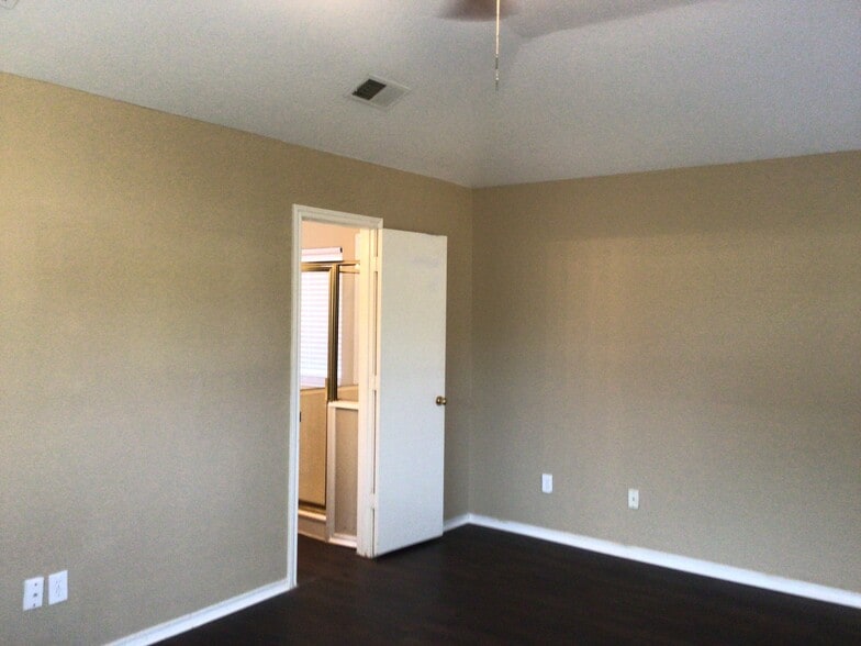 Building Photo - 3430 Maymist Dr