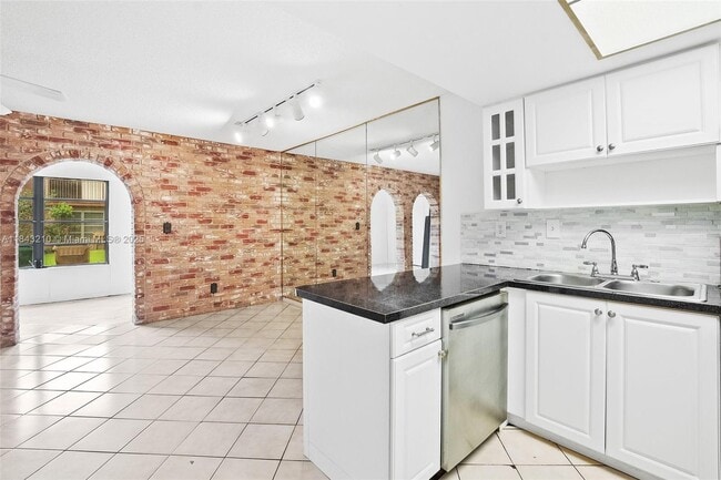 Building Photo - 50 Matador Ln