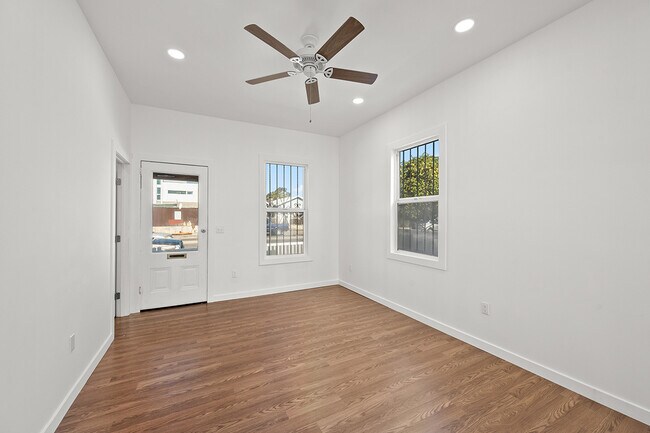 Building Photo - 2653 Newton Ave
