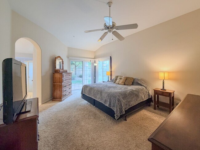 Building Photo - 2300 Bayhill Ct