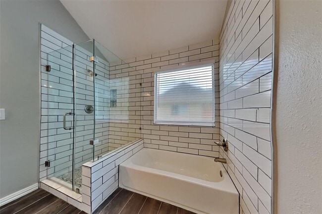 Building Photo - 2916 Tower Bridge Ct