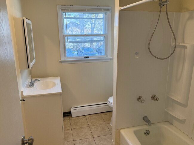 Building Photo - Briarwood 6