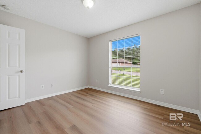 Building Photo - 11730 Madrone Ln