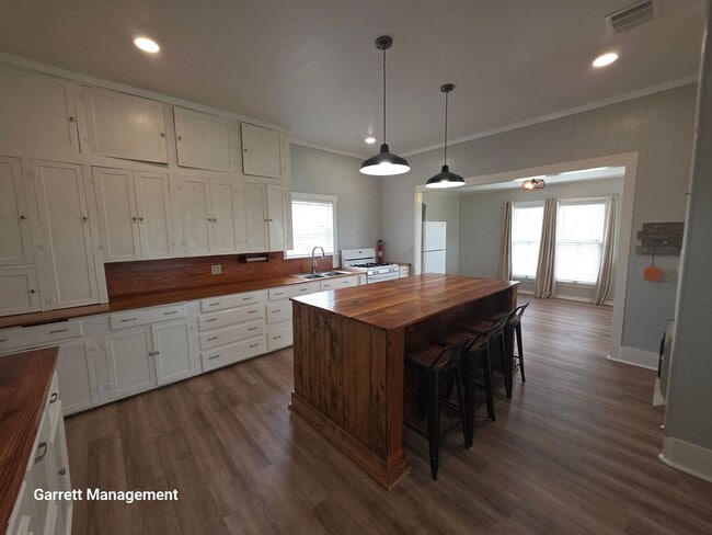 Building Photo - Cute 3/2 Home in Lometa, TX