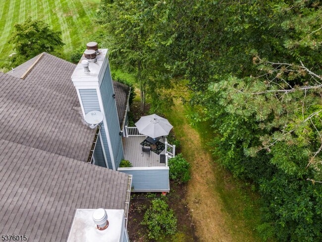 Building Photo - 4 Brightwood Ln