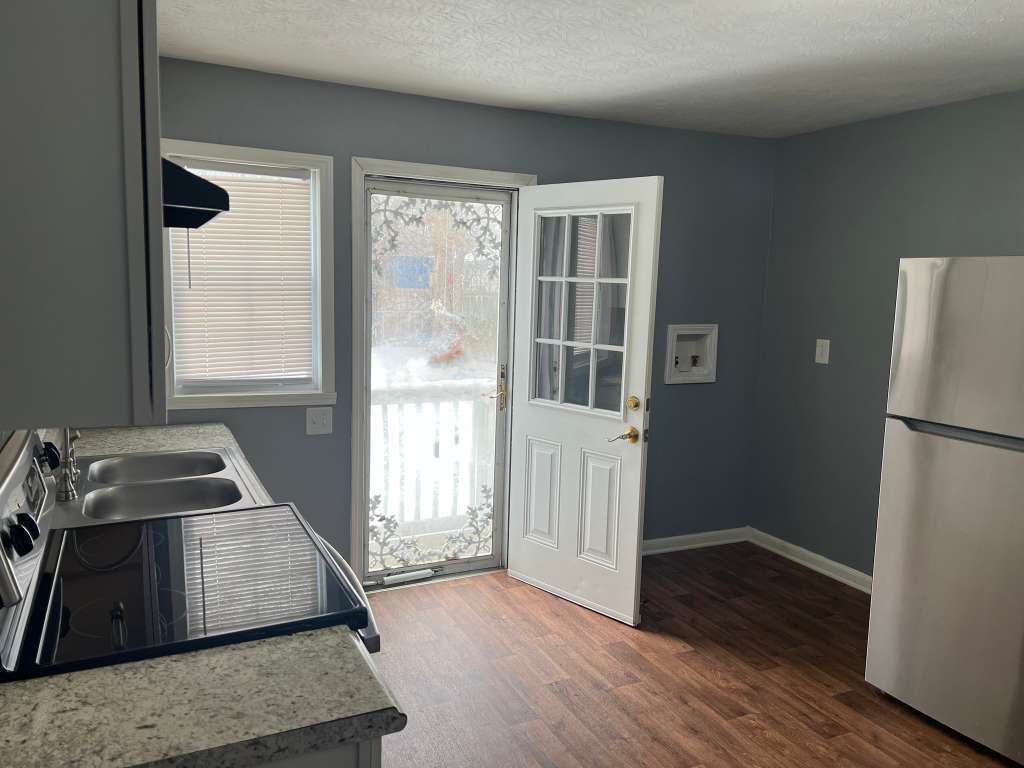 Building Photo - 2205 Elmhurst Ave