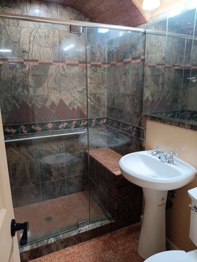 Building Photo - 3 Bedroom, 1 Bath Home Located in NE ABQ! ...