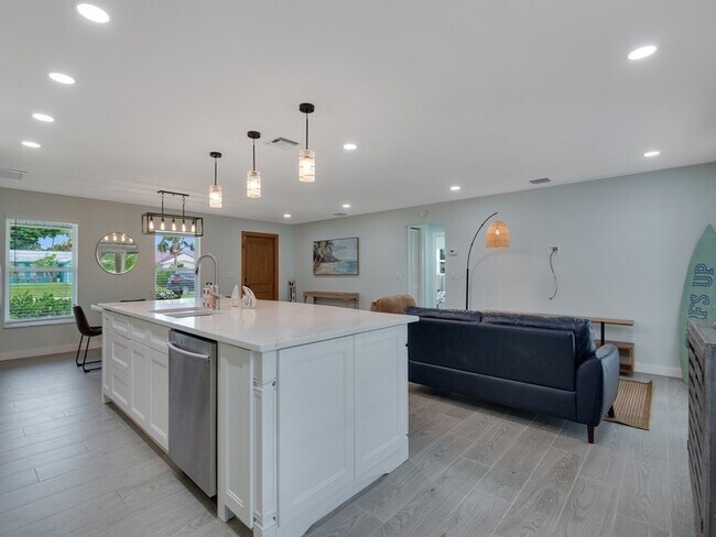 Building Photo - 606 Conn Way