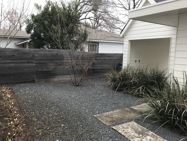 Building Photo - 2212 Iva Ln