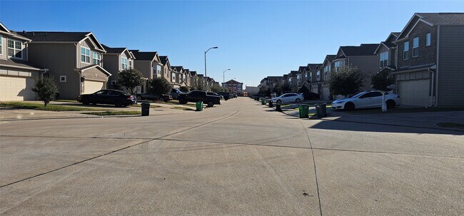 Building Photo - 17143 Wilthorne Colony Ct