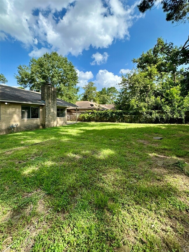Building Photo - 26403 Hunters Hollow Dr