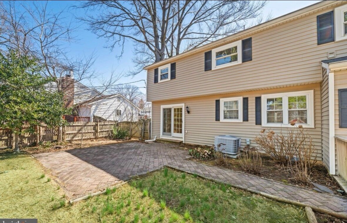 Building Photo - 716 Fiske Ln