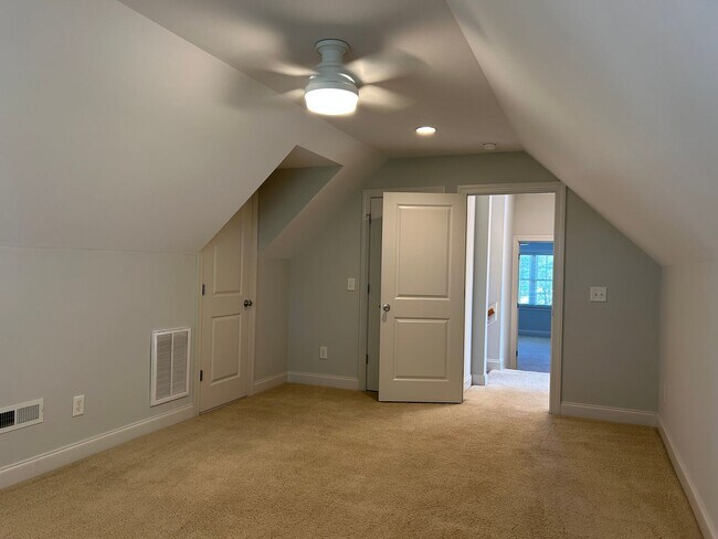 Building Photo - Oak Ridge at Plantation Landing | 4 Bedrooms, 3 Baths