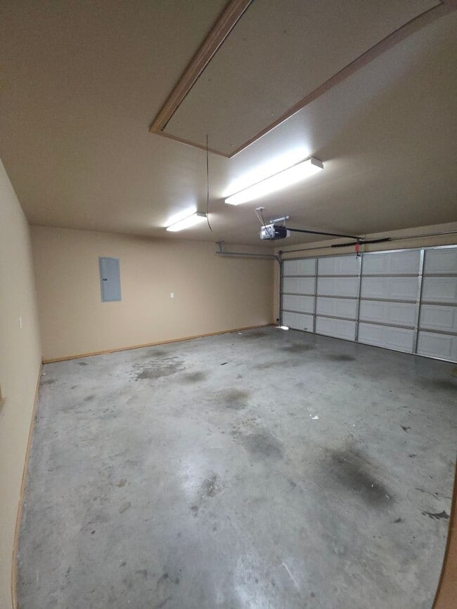 Building Photo - 1000 S Pittsburg Ave