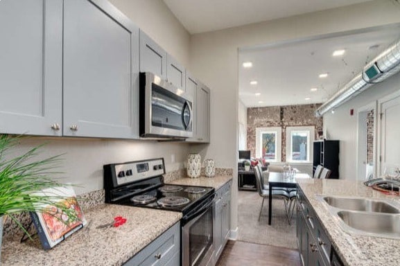 Building Photo - 300 S Logan