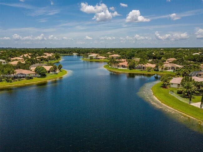 Building Photo - 3815 Oak Ridge Cir
