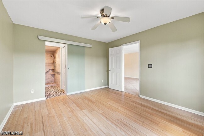 Building Photo - 5980 Amherst Dr