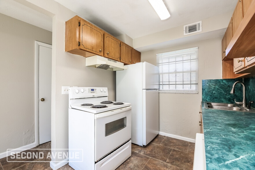 Building Photo - 9402 Devonshire Blvd