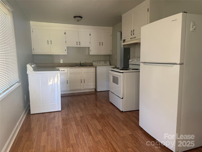 Building Photo - 13301 New Haven Dr