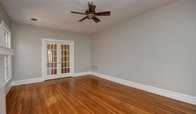 Building Photo - 1427 1/2 Bryden Road Unit