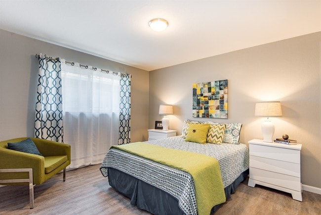 Interior Photo - 3680 Greenlee Dr