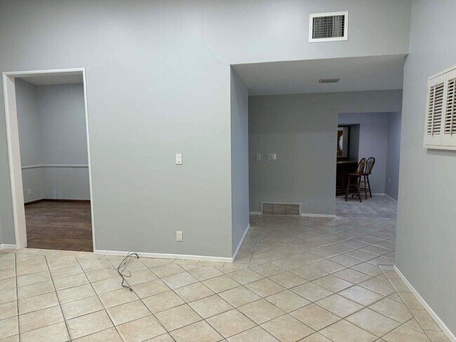 Building Photo - Stunning Single-Story Granada Hills Pool Home | 3 Bed | 2 Bath | 2,500 Sq Ft