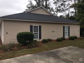 Building Photo - 3222 Oak Garden Dr