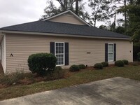 Building Photo - 3222 Oak Garden Dr