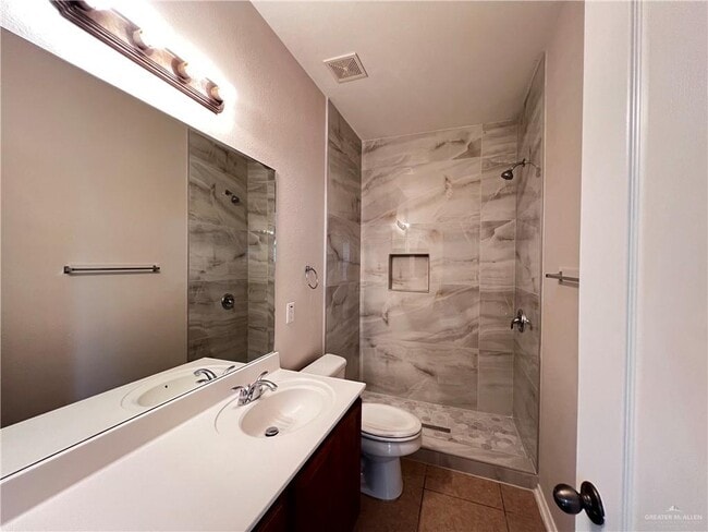 Building Photo - 27 San Sebastian St