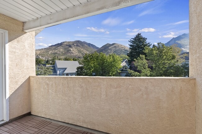 Building Photo - 3666 Pearblossom Cir