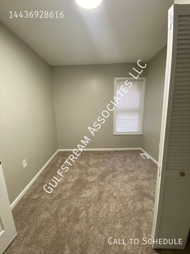 Building Photo - 1737 N Payson St