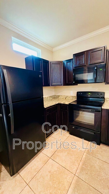 Building Photo - 7102 Micayla Cv