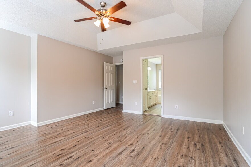 Building Photo - 12411 Cumberland Crest Dr