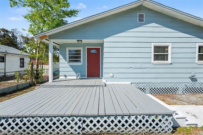 Building Photo - 8902 El Portal Dr