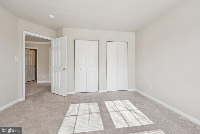 Building Photo - 2880 Myrtlewood Dr