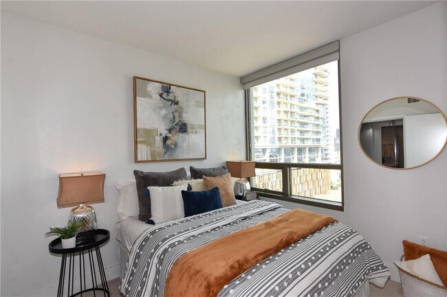 Building Photo - 300 Bowie St