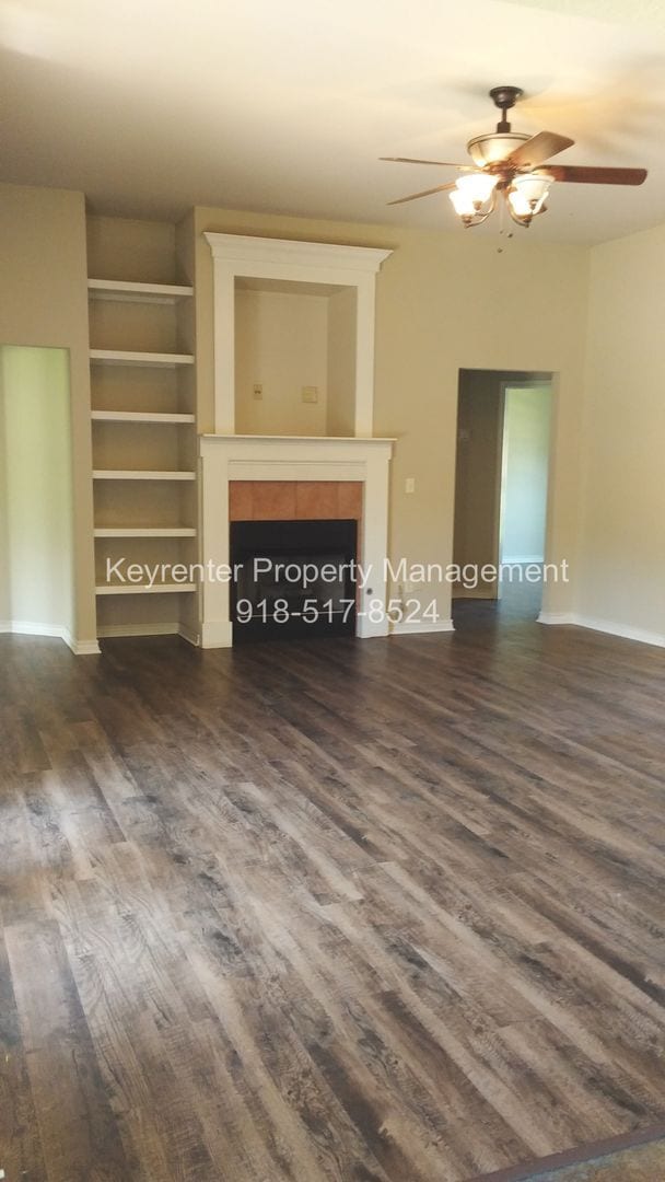 Building Photo - Claremore | 3 Bed | 2 Bath | Large Backyard