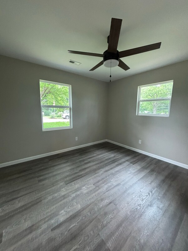 Building Photo - 108 N Huffman Ave