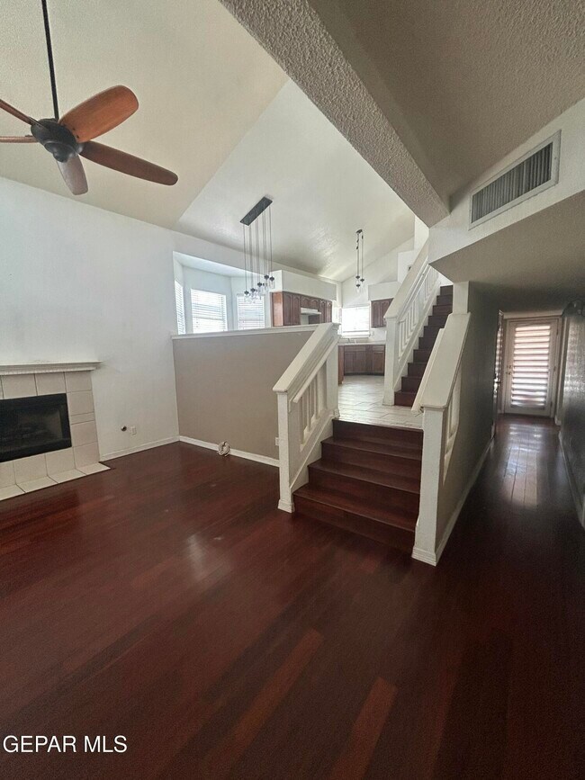 Building Photo - 7464 Plaza Taurina Dr